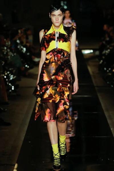 Look 30